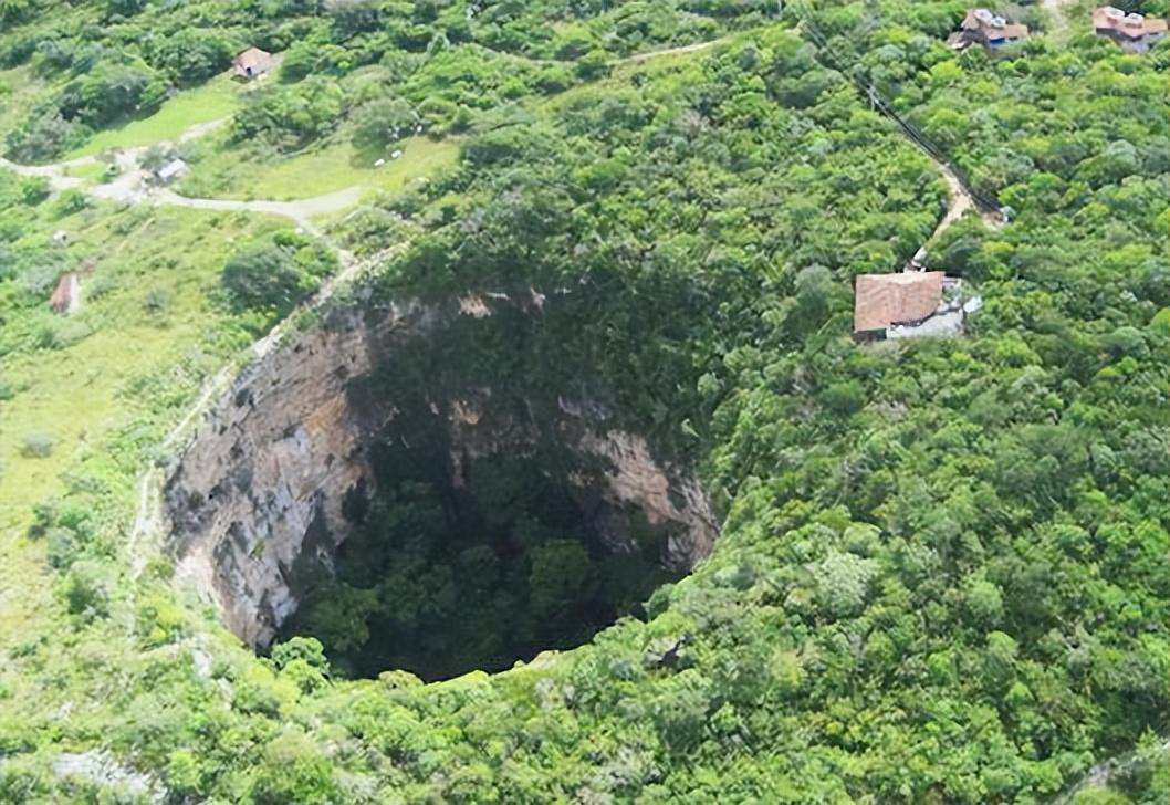 最神秘的天坑：两次出现于危地马拉市中心，超过20人因此丧命此地